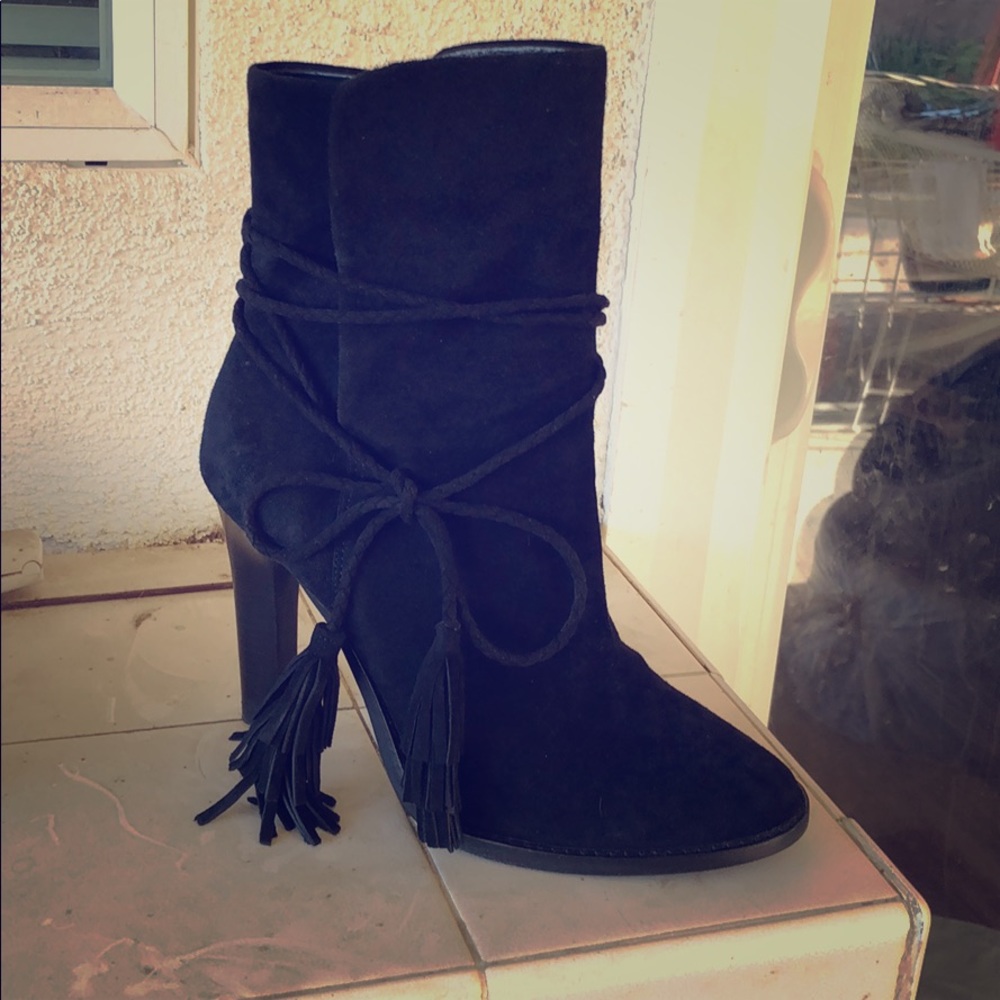 Joie tassel boots